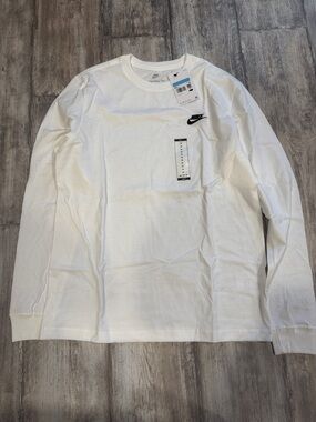Nike Men's Medium Long-Sleeve White Crew With Black Logo BNWT